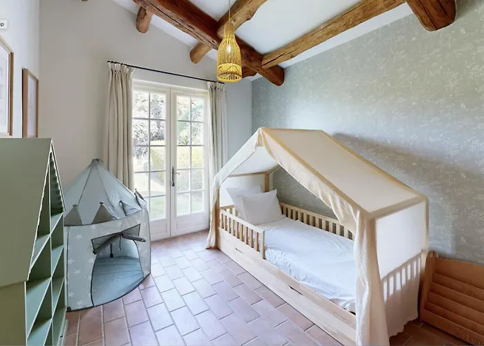 Luxury 6-bedroom With Heated Pool & Tennis Court Near Monaco *