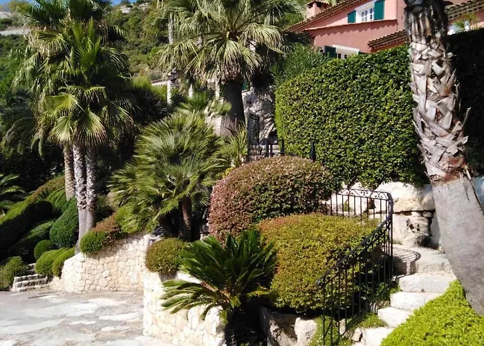 Willa Luxury 6-bedroom With Heated Pool & Tennis Court Near Monaco *