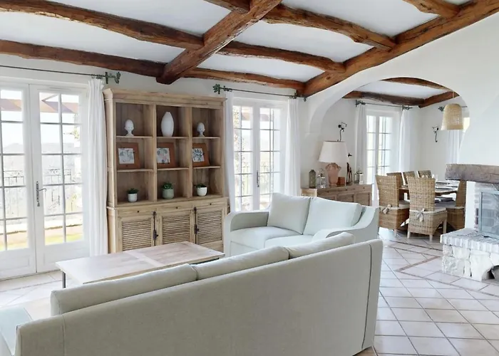 Luxury 6-bedroom With Heated Pool & Tennis Court Near Monaco